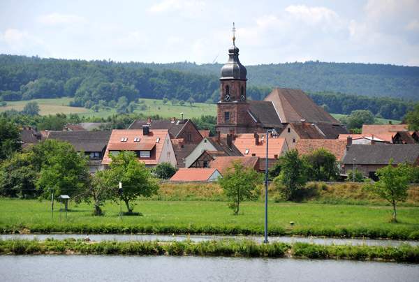 Trennfurt on the left bank of the Main opposite Klingenberg