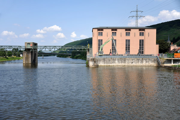 Dam and power station at Klingenberg am Main
