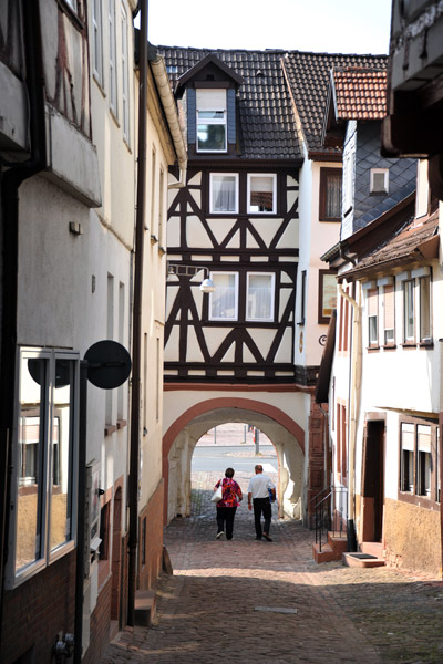 Narrow alley leading from Hauptstraße to the River