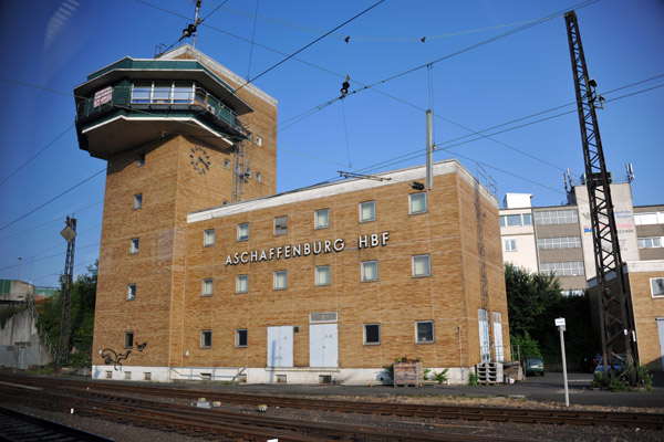 Back to Aschaffenburg to change for Frankfurt