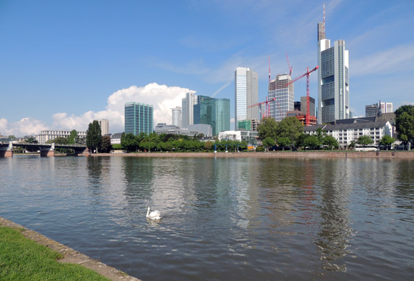 Frankfurt am Main from the left bank of the river