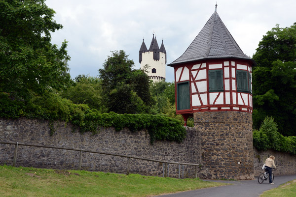 Schlo Steinheim and the City Wall