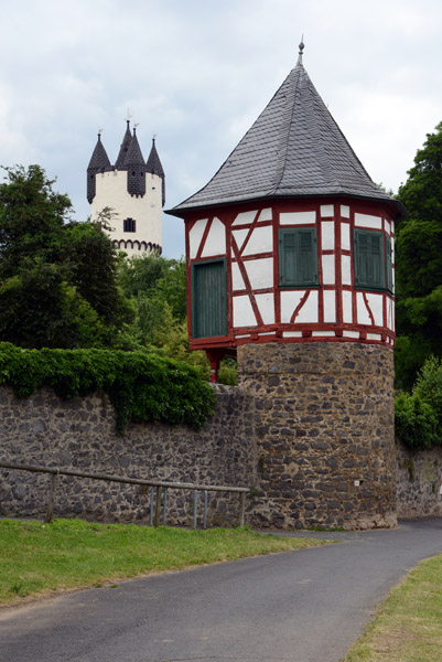 Schlo Steinheim and the City Wall