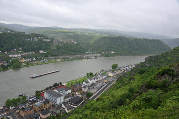 The 3rd castle from the viewpoint, Burg Maus, is in the distance and difficult to spot