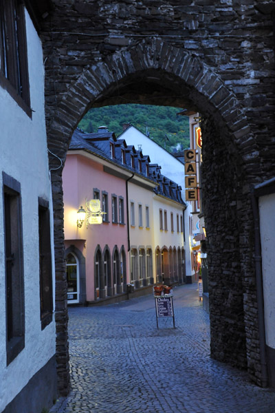 Liniusstrae, Cochem, through the Endertor Gate