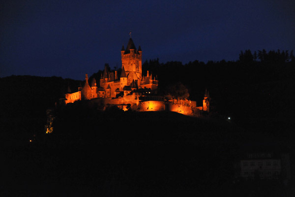 Reichsburg Cochem illuminated at night