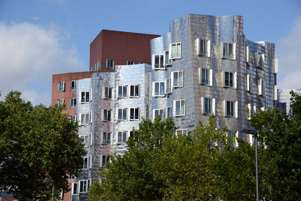 Neuer Zollhof 2, also by Frank Gehry, and completed in 1998