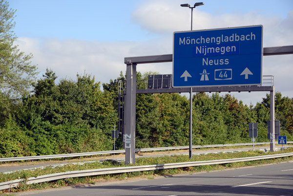 Autobahn 44 towards Mnchengladbach, Nijmengen, Neuss