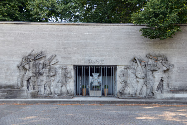 Kriegerdenkmall der 39er Fsilierregiments, Dsseldorf-Golzheim