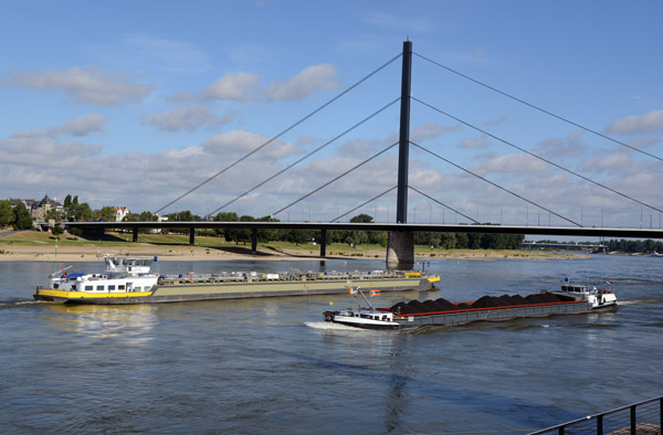 Commercial freight traffic on the Rhine with the Oberkasseler Brcke, Dsseldorf