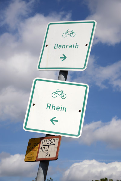 Bicycle junction for Dsseldorf-Benrath