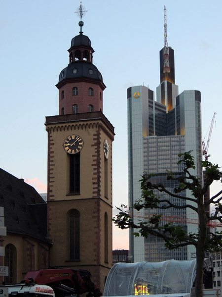 St-Katharinenkirche & Commerzbank Tower 