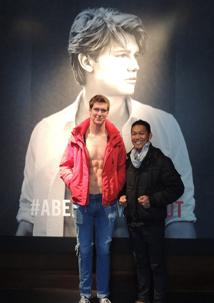 Dennis with an Abercrombie & Fitch model