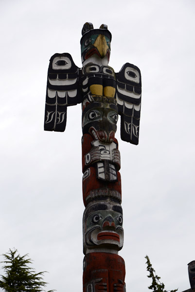 Thunderbird atop Grizzly Bear