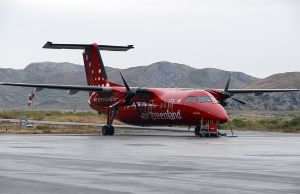 Air Greenland Dash 8 at SFJ