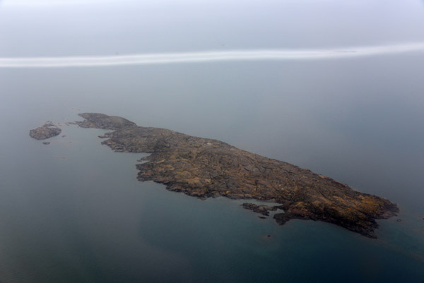 Island in Frobisher Bay 10 km out from the runway at Iqaluit