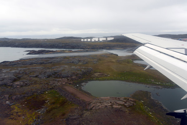Short final runway 35 at Iqaluit (CYFB)