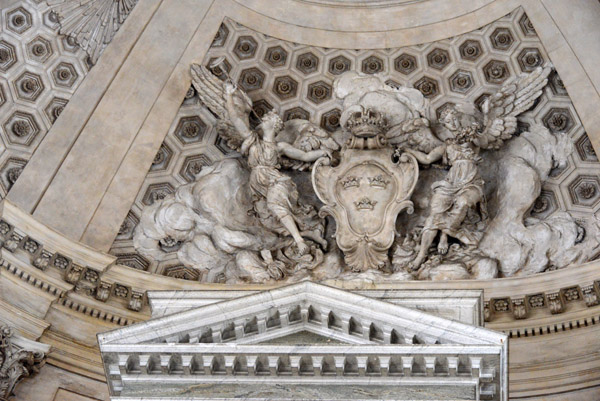 Angels with the Three Crowns of Sweden, South Entrance, Royal Palace