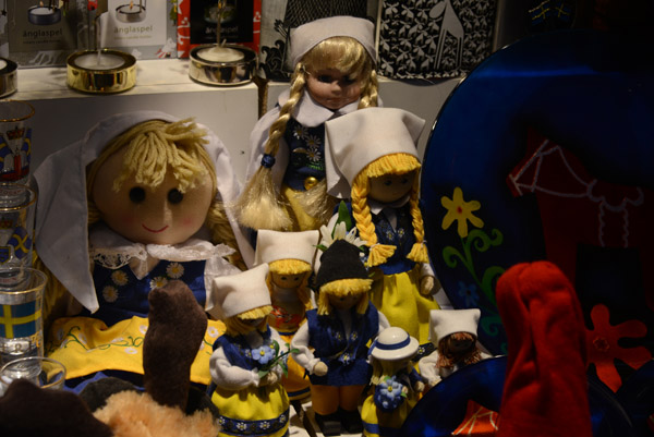 Swedish dolls wearing traditional costume