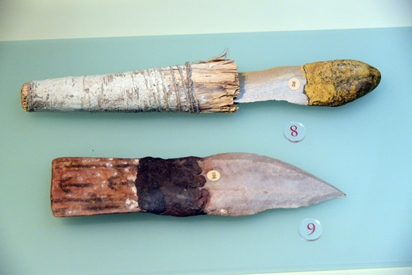 Quartzite knives, ca 1890-1910