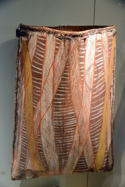 Water basket made from bark in the Melville and Bathurst Islands, ca 1905