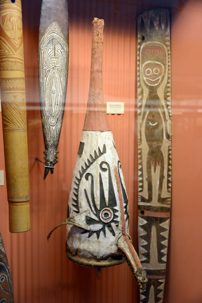 House board and other carvings, eastern Papuan Gulf
