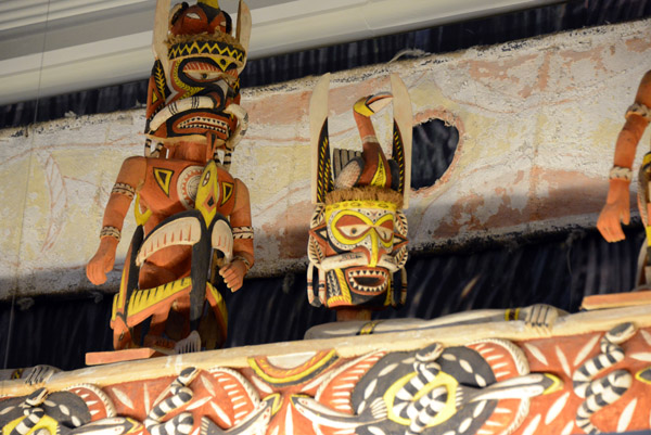 La-Sisi canoes were carved for memorial ceremonies commemorating the recently deceased