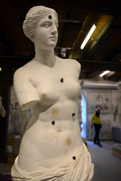 Venus de Milo, Louvre