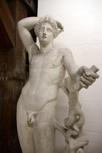 Lykeios Apollo, Louvre