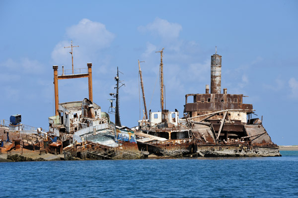 Four shipwrecks jumbled together