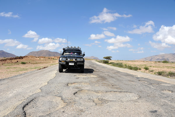 Road maintenance lacking - Somaliland Highway 2