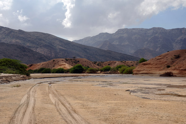 Leave Berbera to the east by the Stadium and follow the track for 18 km, about 45 minutes