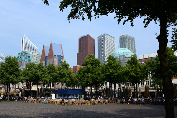 Het Plein with the towers of Nieuw Centrum, Den Haag