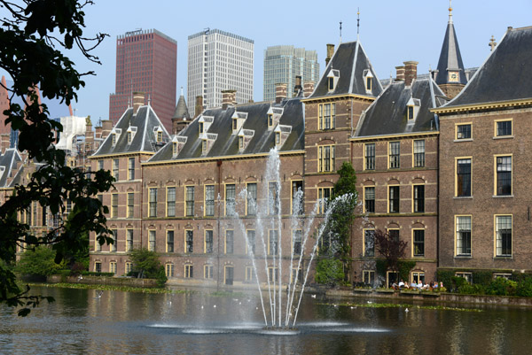 Hofvijver with the Binnenhof, Den Haag