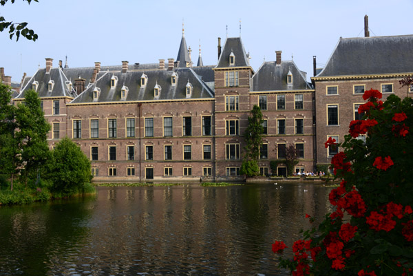 Hofvijver with the Binnenhof, Den Haag