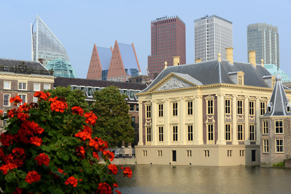 Hofvijver with the Mauritshuis, Den Haag