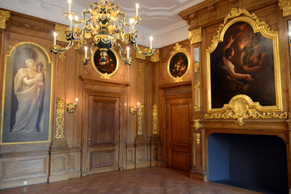 Grand salon on the main floor of the Mauritshuis