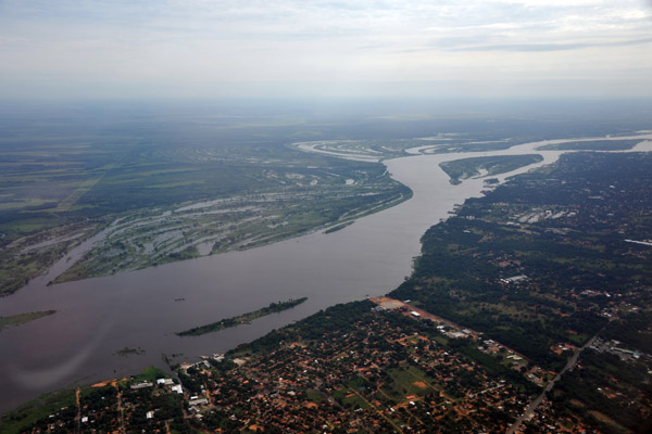 The Paraguay River forms the border between Paraguay and Argentina 