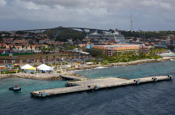 The Megapier cruise ship dock, Curaao