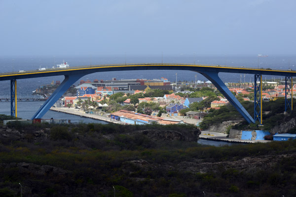 Koningin Julianabrug, the highest bridge in the Caribbean at 56m (185 ft) to allow ships to enter the Schottegat