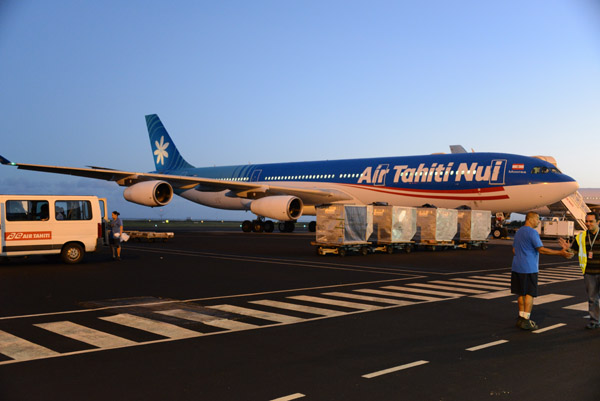 Air Tahiti Nui A340-300 (F-OSUN)