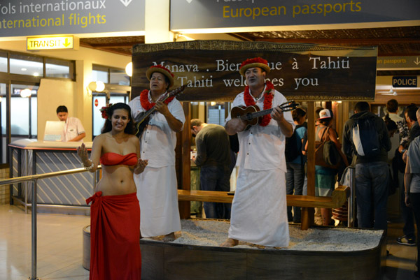 Musical welcome, Tahiti