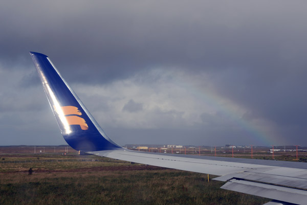 Icelandair B757 winglet with a rainbow, Keflavik