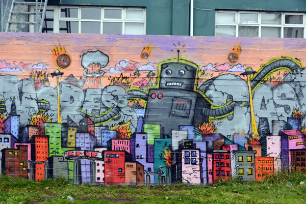 Mural of an alien invasion, Reykjavk