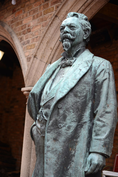 Statue of Captain Frederick Pabst