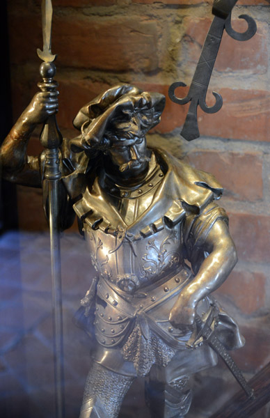 Sculpture of an armored pikeman, Trakai Castle