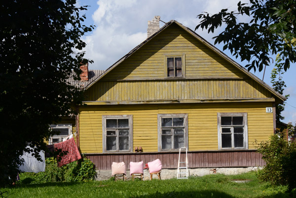 Yellow house in need of paint, Vytauto g. 13, Trakai