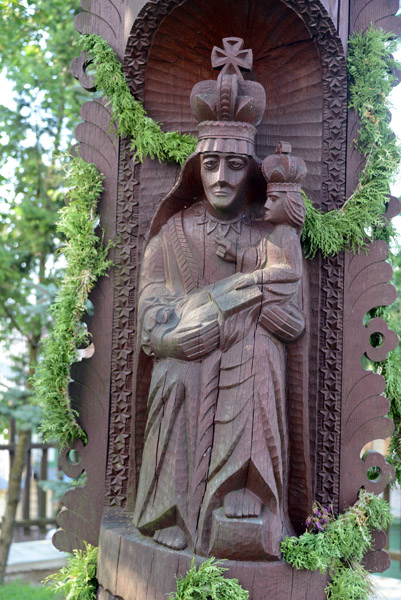 Wood carving at the Church of the Virgin Mary, Trakai