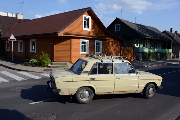 Old Russian car, Vytauto g. 80, Trakai