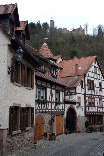 Judengasse with Burg Windeck on the hilltop